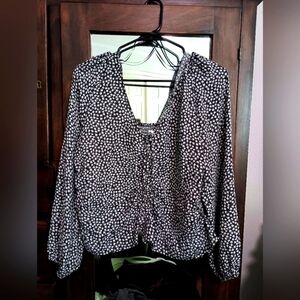 H & M Black and White Women's Top_Large